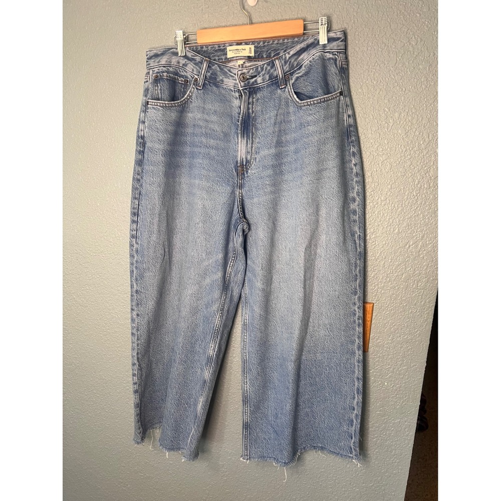 Abercrombie & Fitch Curve Love High Rise Crop Wide Leg Jeans Light Wash 31 12S
